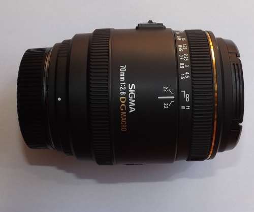 Sigma Macro Lens For Nikon + Bag