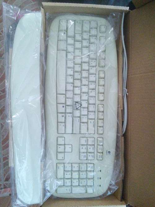 Logitech Keyboard Ivory PS/2