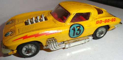 MATCHBOX  CORVETTE STINGRAY RARE HTF YELLOW ! AWESOME!!