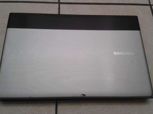 Samsung Series 3 17.3" Notebook Computer (NP300E7A) Core i3 2.53 ghzs cpu,4g ram ,1TB , windows 7
