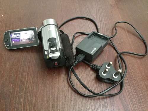 Canon LEGRIA HF R106 High Definition Digital Camcorder - Silver (20 X Optical Zoom, 2.7 Inch Widescr