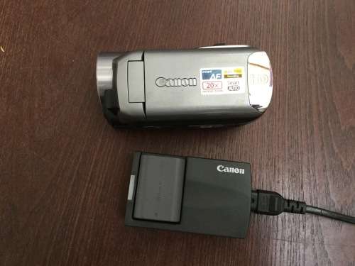 Canon LEGRIA HF R106 High Definition Digital Camcorder - Silver (20 X Optical Zoom, 2.7 Inch Widescr