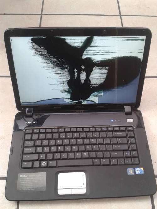 Dell Vostro 1015 - 15.6" - Core 2 Duo T6570 - 2.1 ghzs cpu- 2 GB RAM - 320 GB HDD