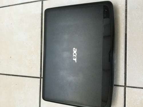 Acer Aspire 5720Z - 15.4" - daul core  1.47ghzs  - 2 GB RAM - 120 GB HDD