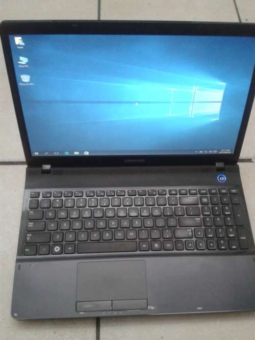 SAMSUNG Core i3 2350M  2.3GHZS CPU,4G RAM , 590G HARD DRIVE,