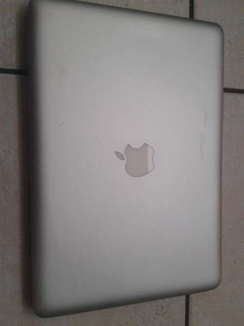 Apple MacBook "Core 2 Duo" 2.0ghzs cpu,4g memory , 120g HDD MAC OS X 10.6