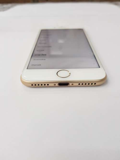 Apple Iphone 7 (128gig)  Gold like new