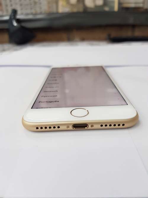 Apple Iphone 7 (128gig)  Gold like new
