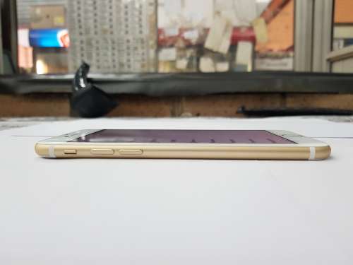 Apple Iphone 7 (128gig)  Gold like new