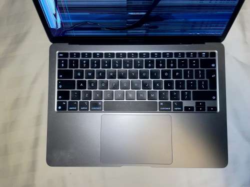 Apple Macbook Air M1 2020 **Read description**