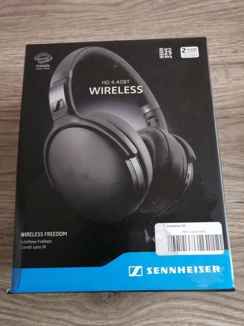 SENNHEISER HD BLUETOOTH HEADPHONES 4.40