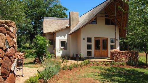 Holiday Accommodation Hartbeespoortdam/Skeerpoort 4 sleeper 2 bedroom