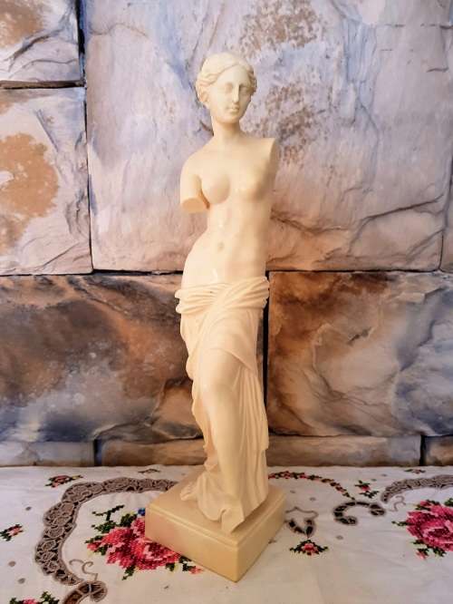 Venus de Milo by A Santini