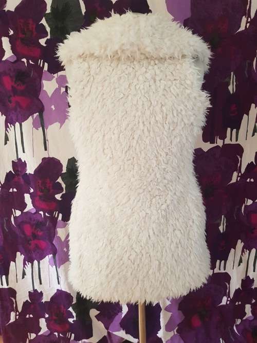 Faux/Fake Fur Off-white Gilet Size XS