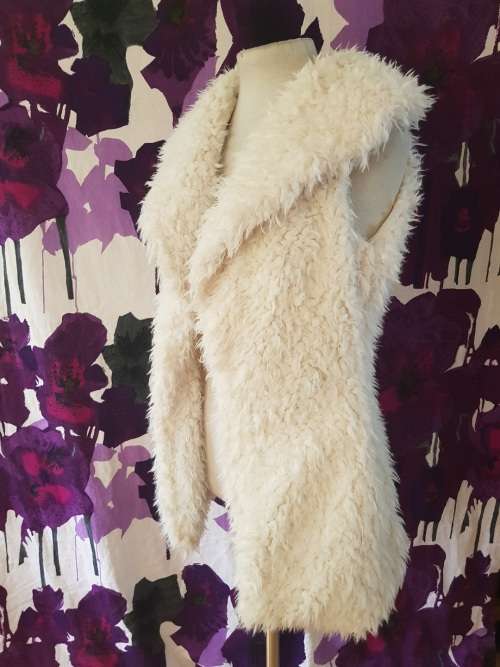 Faux/Fake Fur Off-white Gilet Size XS