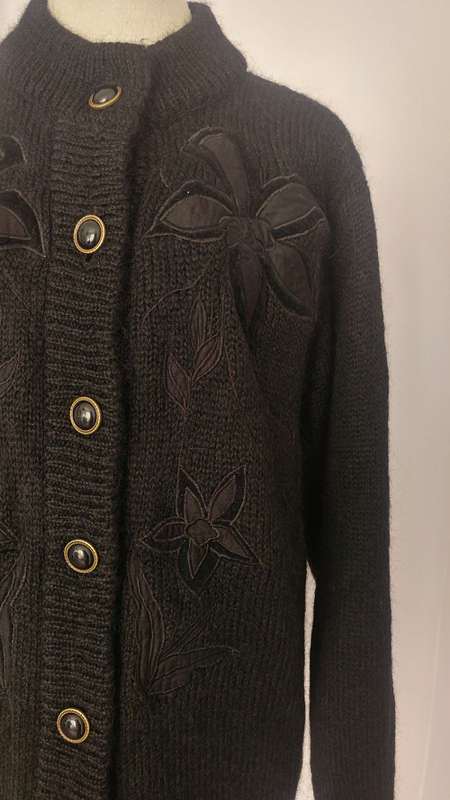 Black Vintage Style jersey with flower design Size M/L