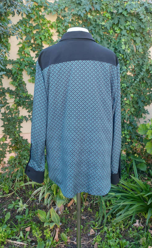 Ladies Patterned Green Blouse - Size 40