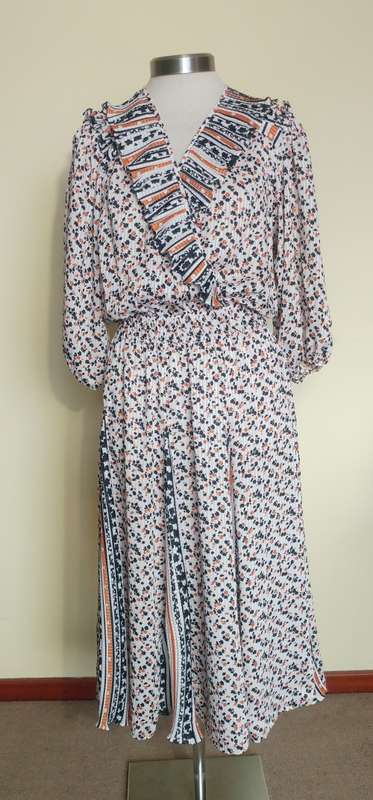 Vintage floral dress Size 36/38