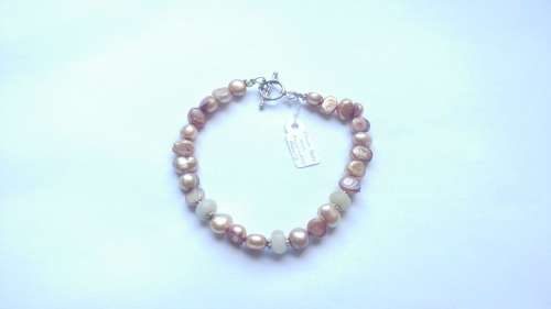 Chinese Jade and Freshwater Pearls Bracelet