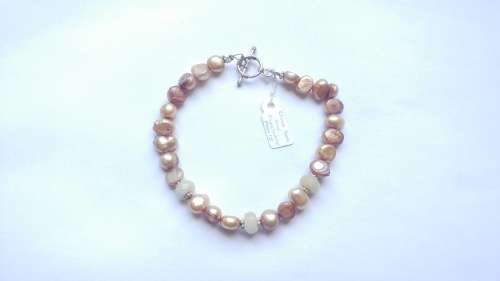 Chinese Jade and Freshwater Pearls Bracelet