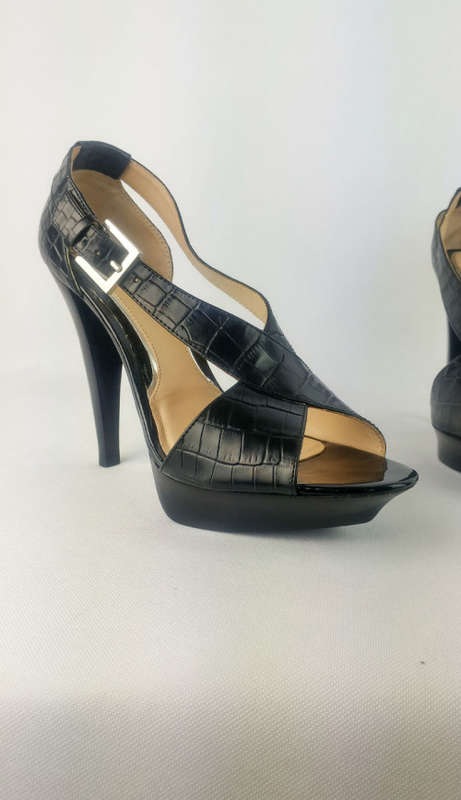 DILLY Black Leather Platform Heels - Size 6