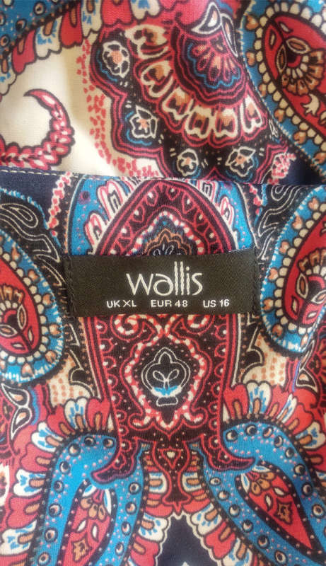 WALLIS (UK) Patterned Stretch Dress - Size XL