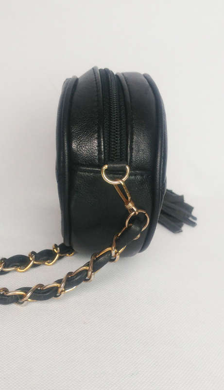 80s Style `Chanel` Oval Leather handbag