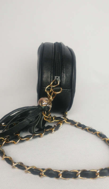 80s Style `Chanel` Oval Leather handbag
