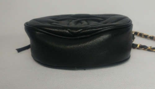 80s Style `Chanel` Oval Leather handbag