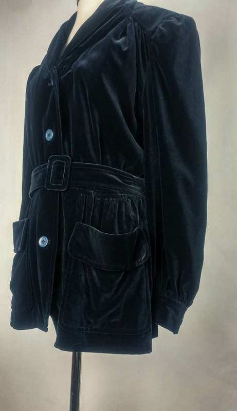 ESCADA -Vintage Midnight Blue Velvet Lounge Jacket - Size 14