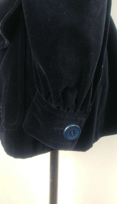 ESCADA -Vintage Midnight Blue Velvet Lounge Jacket - Size 14