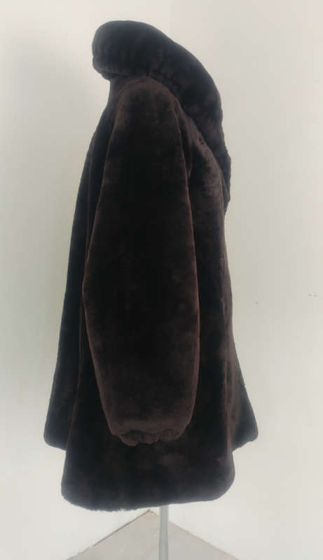 Vintage Italian Faux Fur Coat in Chocolate Brown - Size XXL