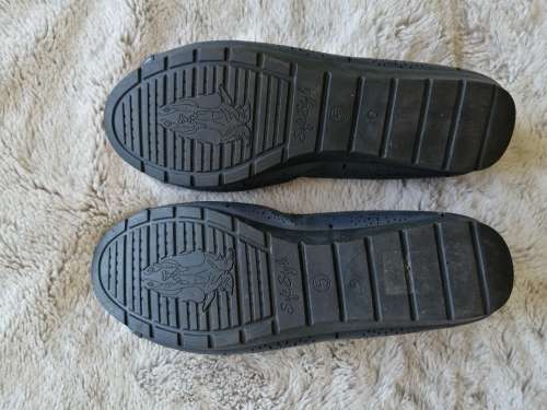Soft Style by Hush Puppies NAVY Flats - Size 5
