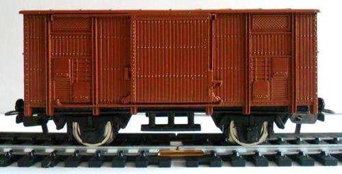 LIMA HO CLOSED WAGON