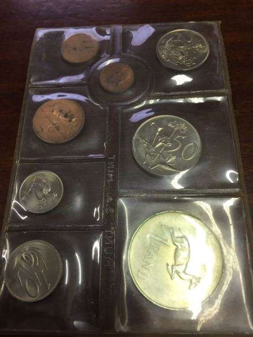 1971 MINT PACK COMPRISING OF 8 UNCIRCULATED COINS