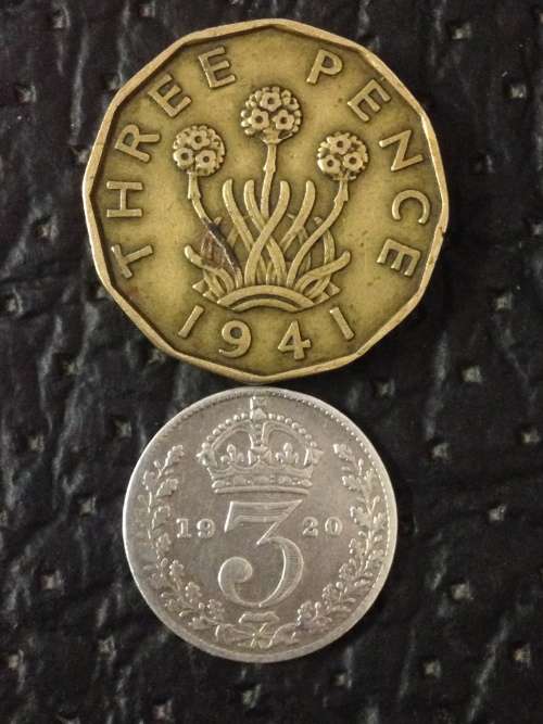 COLLECTION OF 2 GREAT BRITAIN COINS ( 1920 SILVER 3D & 1941 BRONZE 3D)