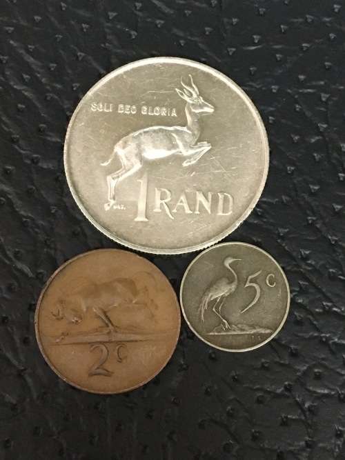 COLLECTION OF THREE 1967 ENGLISH R.S.A.COINS (R1, 5 CENTS & 2 CENTS)