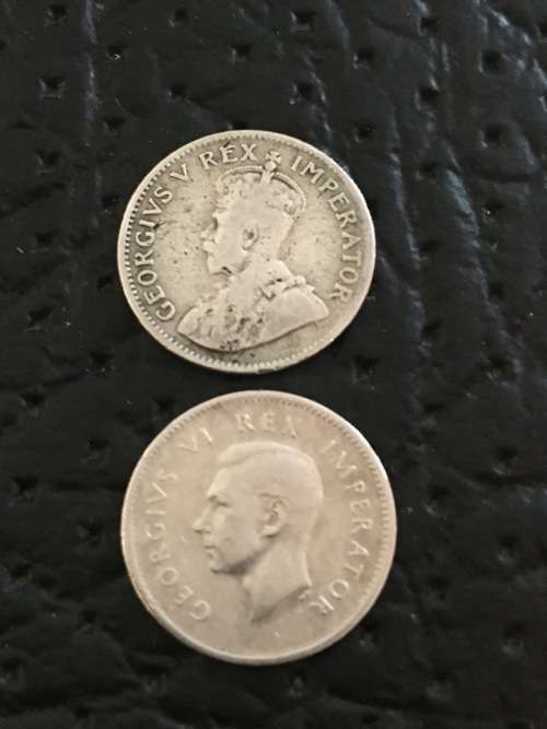 COLLECTION OF TWO THREEPENCE (1933 & 1943)