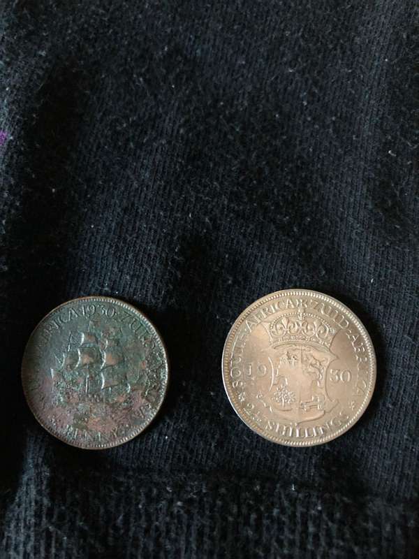 COLLECTION OF 2 UNION OF SOUTH AFRICA 1930 COINS (2 AND A HALF SHILLING & 1 PENNY)
