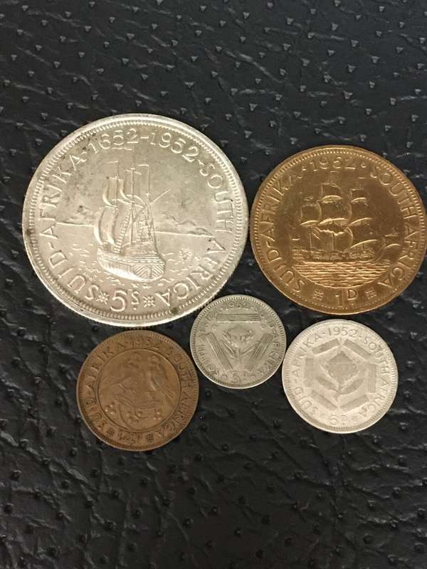 COLLECTION OF 5 UNION OF SOUTH AFRICA 1952 COINS (CROWN, 6D, 3D, 1D & 1/4D)