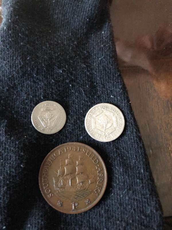 COLLECTION OF 3 UNION OF SOUTH AFRICA 1941 COINS (6D, 3D & 1D)