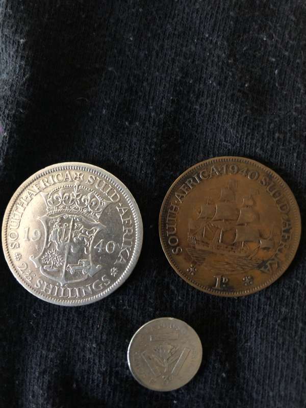 COLLECTION OF 3 UNION OF SOUTH AFRICA 1940 COINS (2 AND A HALF SHILLING,3D & 1D)