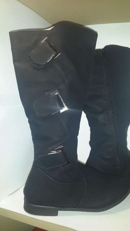 Black Leather Buckle Boot Size 6