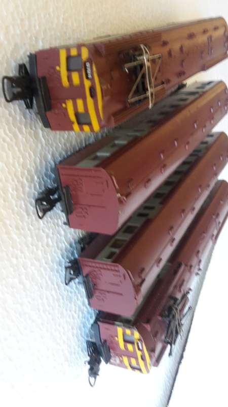 LIMA SAR SUBURBAN SET HO