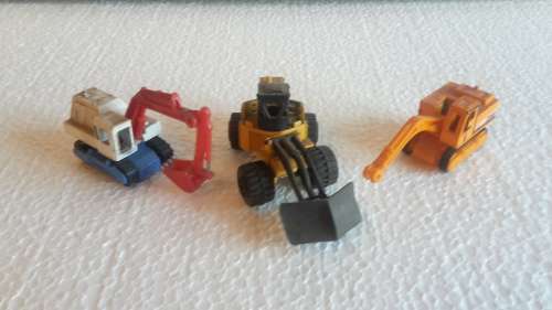 HO SCALE BULLDOZERS