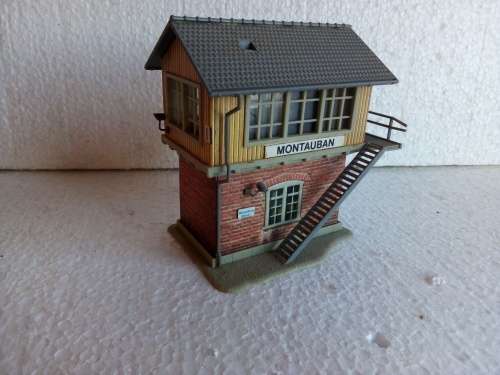 HO SIGNAL HOUSE