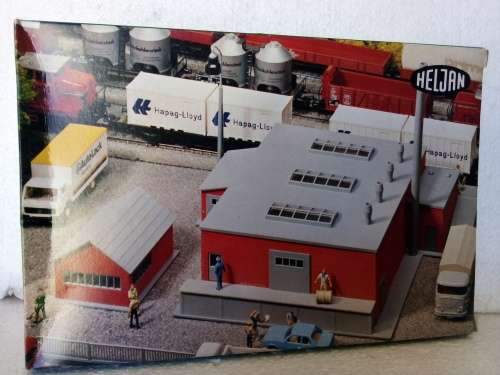 HO SCALE HELJAN INDUSTRIAL PLANT