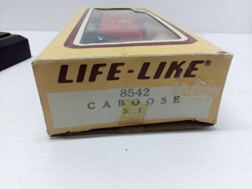 HO/OO SCALE LIFE-LIKE SANTA FE CABOOSE