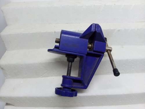 TABLE VICE CLAMP