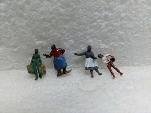 N SCALE PEOPLE